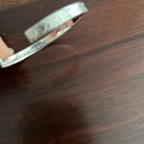 Metal cuff bracelet silver tone - Picture 2 of 3